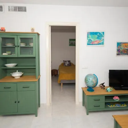 Oasis: Equipped With Terrace, Pools & Free Amenities Apartment