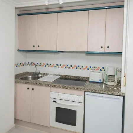 Oasis: Equipped With Terrace, Pools & Free Amenities Apartment