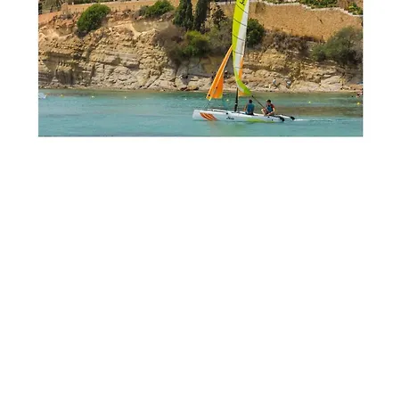 Apartment Oasis: Equipped With Terrace, Pools & Free Amenities Calpe